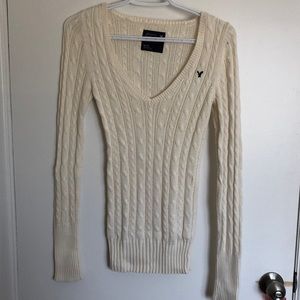 White long sleeve, v neck sweater top